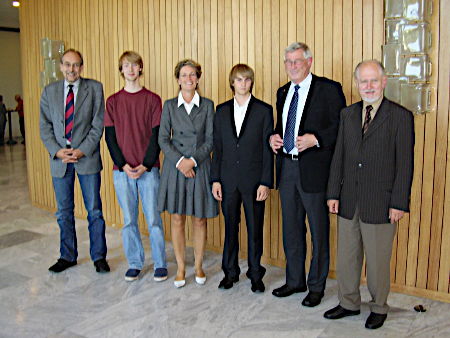 Kultusministerin Heister-Neumann mit Stipendiaten und den Organisatoren der Auricher Wissenschaftstage am 17.09.2008 in Hannover, 42 k