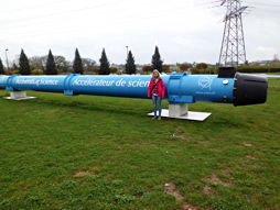 Lisa Janssen auf dem CERN-Gelände, 12k