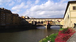 Der Arno und der berühmte Ponte Vecchio, 14 k