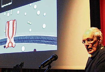 Foto vom Vortrag von Prof. Dr. Bert Sakmann bei den 27. Auricher Wissenschaftstagen, 19 k