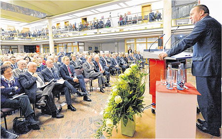 Foto von Innenminister Pistorius bei der Eröffnungsveranstaltung der 25. Auricher Wissenschaftstage, 52 k
