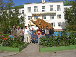 Foto vor dem Permafrost-Institut von Jakutsk, 30k